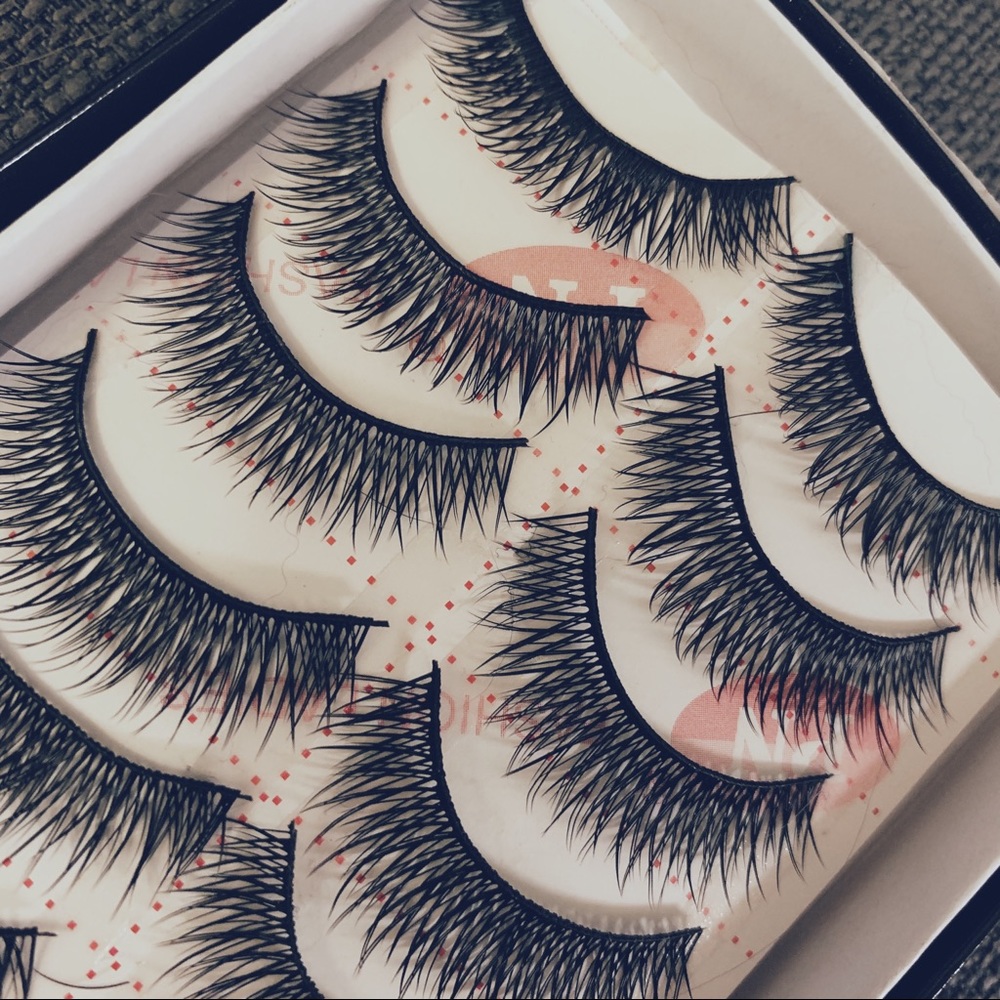 Box of Eyelashes 10 pairs